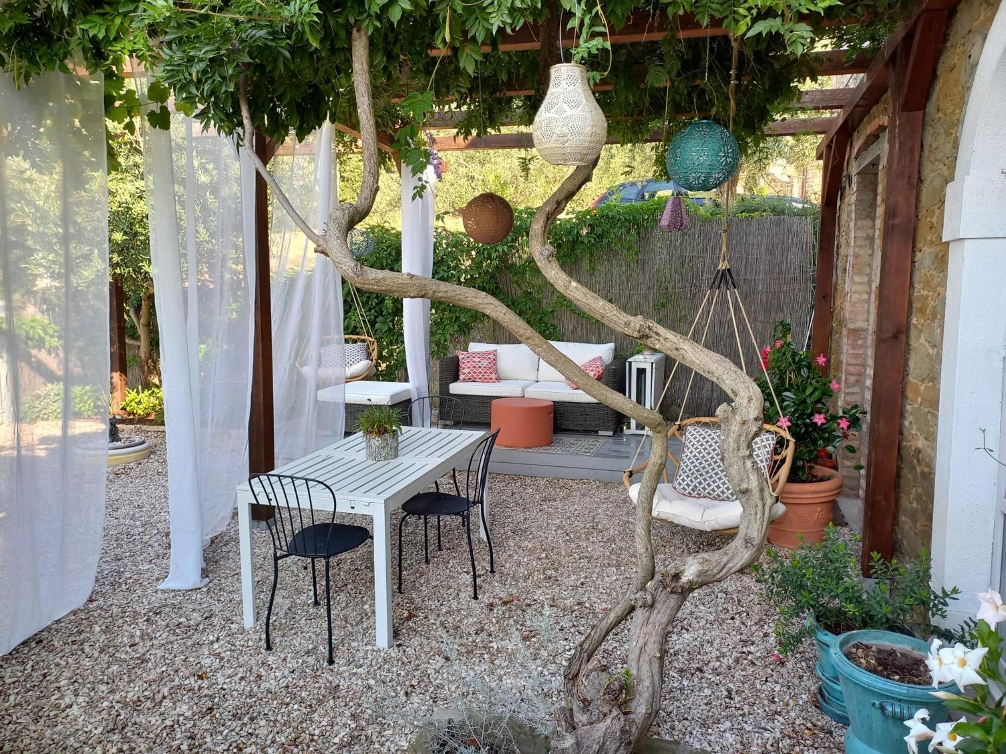 Private Stone Cottage With Starlink & Lake View Tuoro sul Trasimeno Luaran gambar