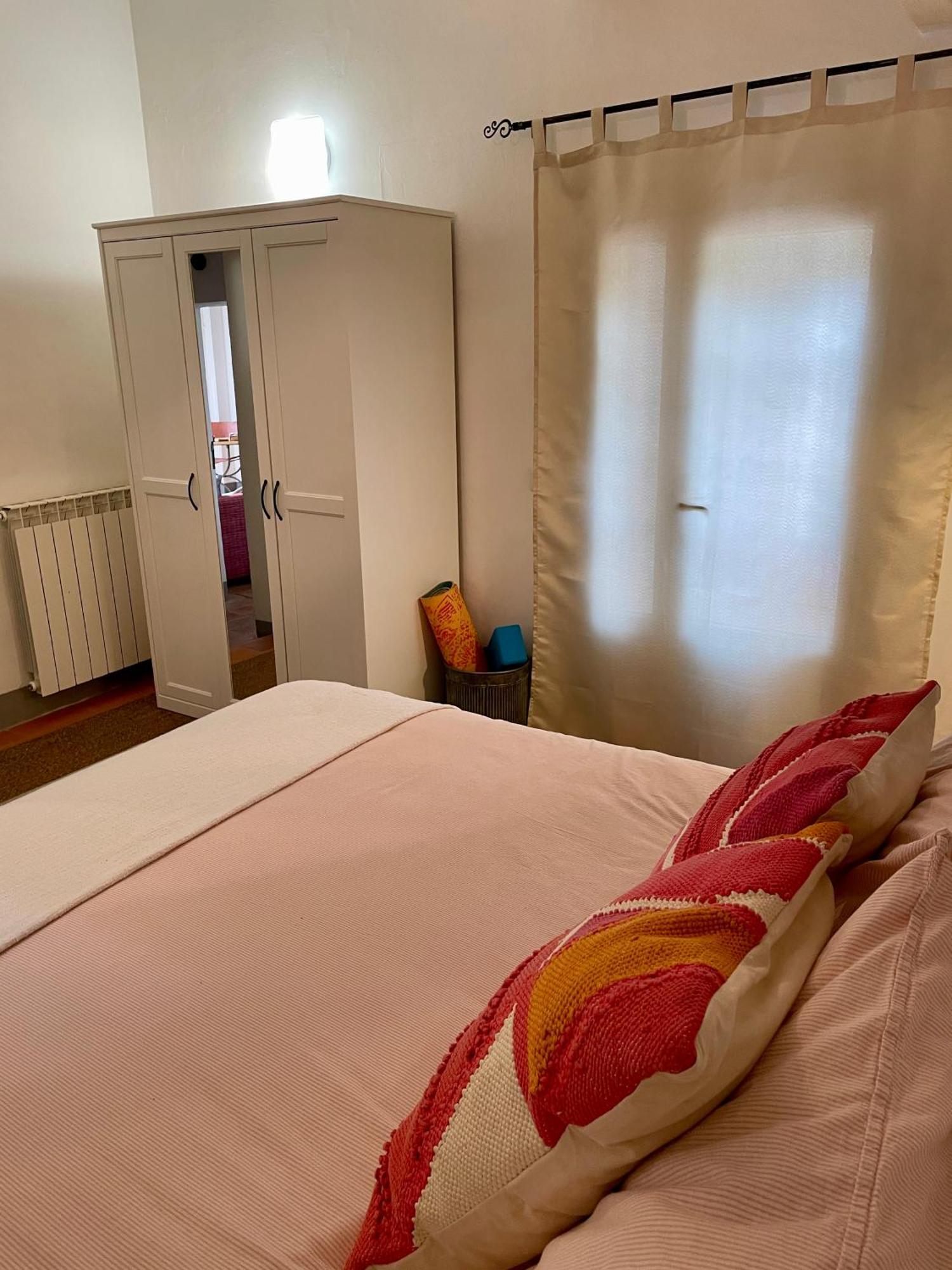 Private Stone Cottage With Starlink & Lake View Tuoro sul Trasimeno Luaran gambar
