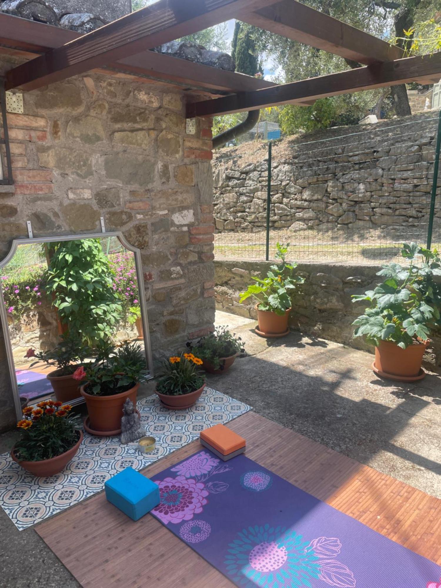 Private Stone Cottage With Starlink & Lake View Tuoro sul Trasimeno Luaran gambar