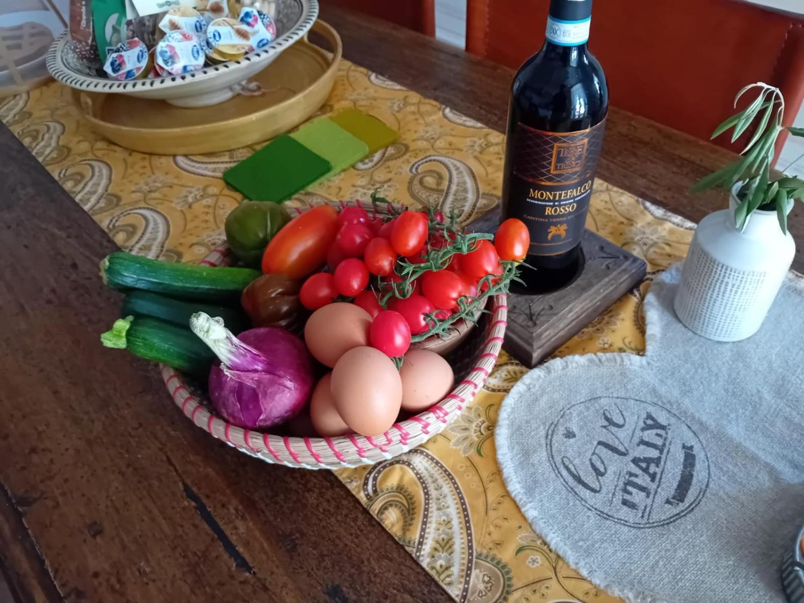 Private Stone Cottage With Starlink & Lake View Tuoro sul Trasimeno Luaran gambar